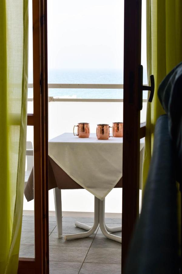 Hotel Embassy Pesaro Ngoại thất bức ảnh