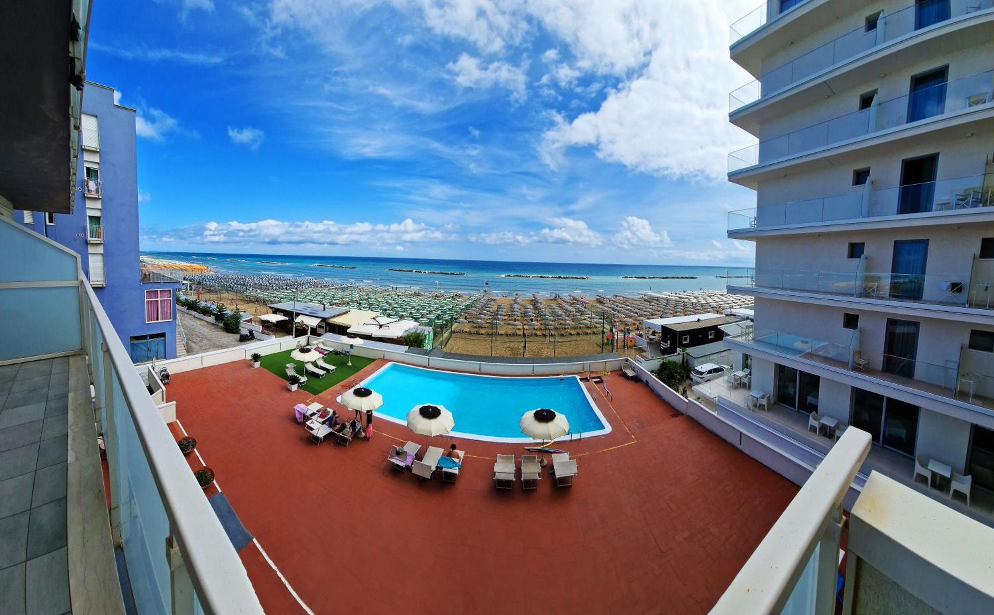 Hotel Embassy Pesaro Ngoại thất bức ảnh